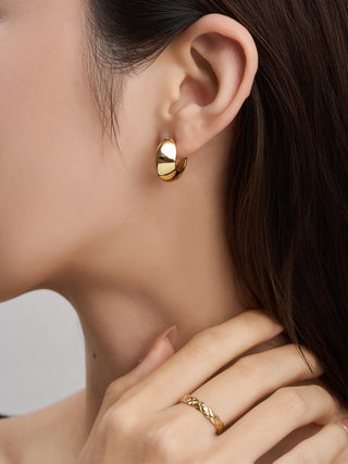 Crescent Hoop Earrings | 18K Yellow Gold